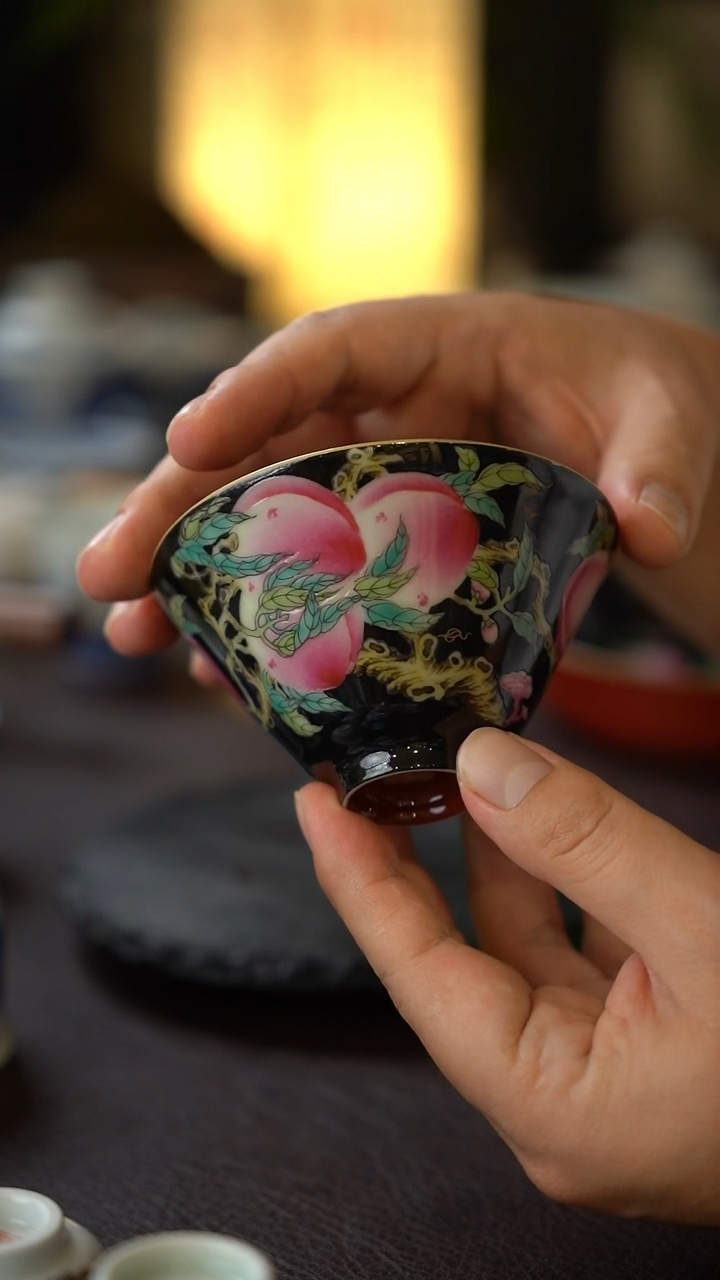 景德镇全手工手绘乌金釉桃子斗笠杯