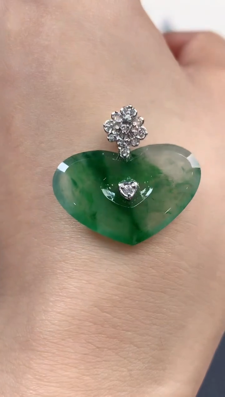 【闪购商品】翡翠吊坠(不含链)18K金镶嵌B165多样性一件发货