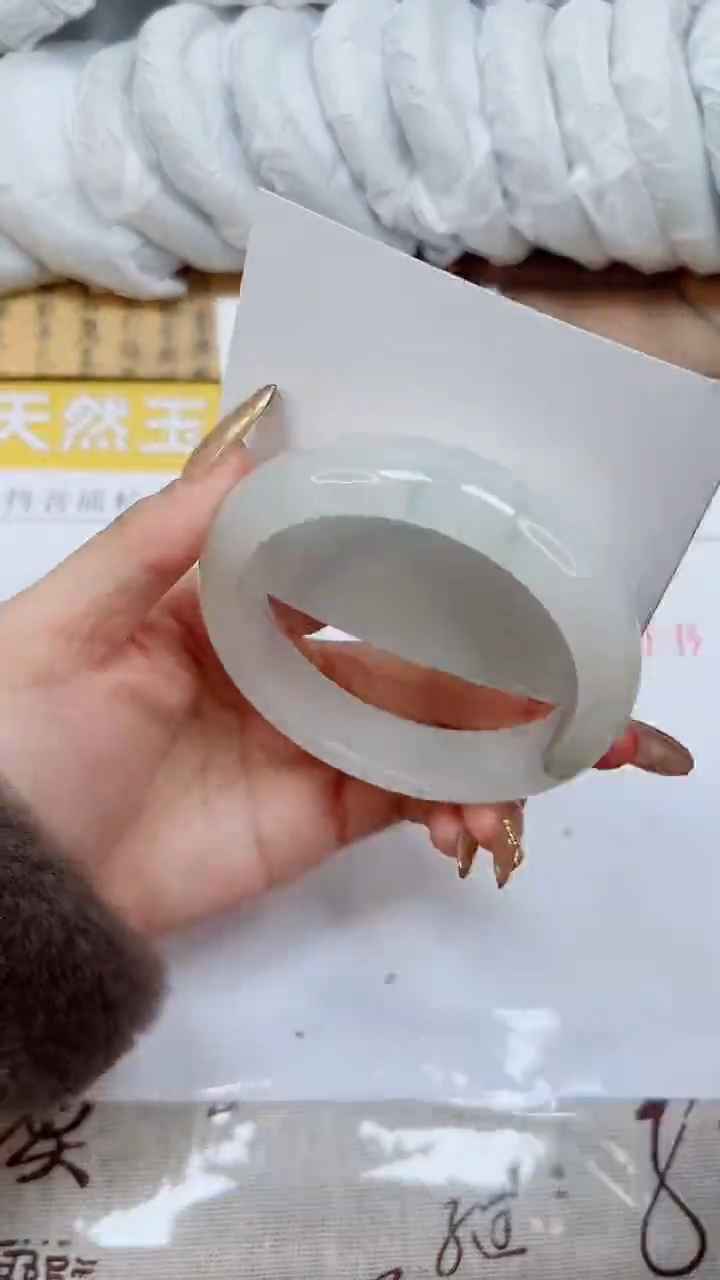 【闪购商品】石英质玉手镯未镶嵌K16-61.6