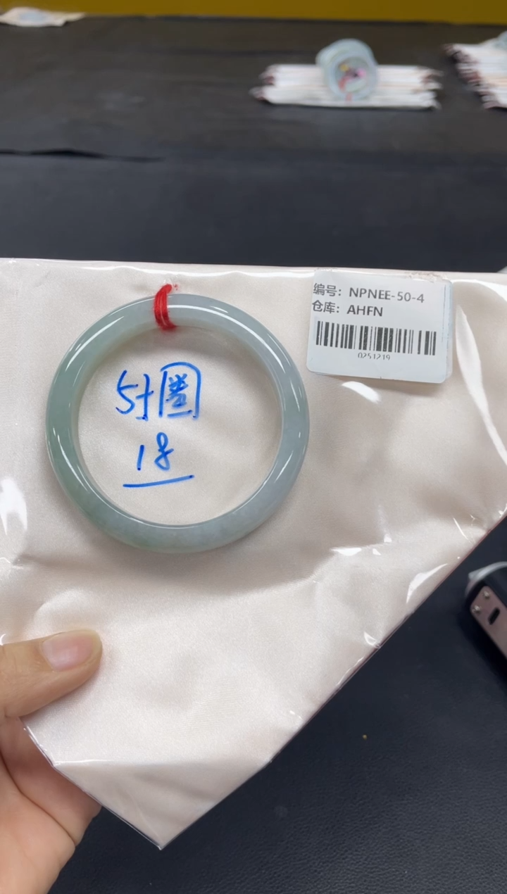 未镶嵌手镯翡翠✨**白翡翠手镯