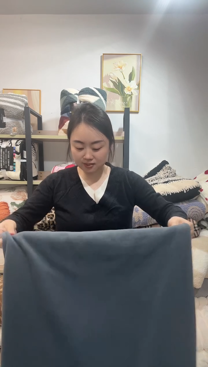 聚酯纤维160*200灰色摇粒绒