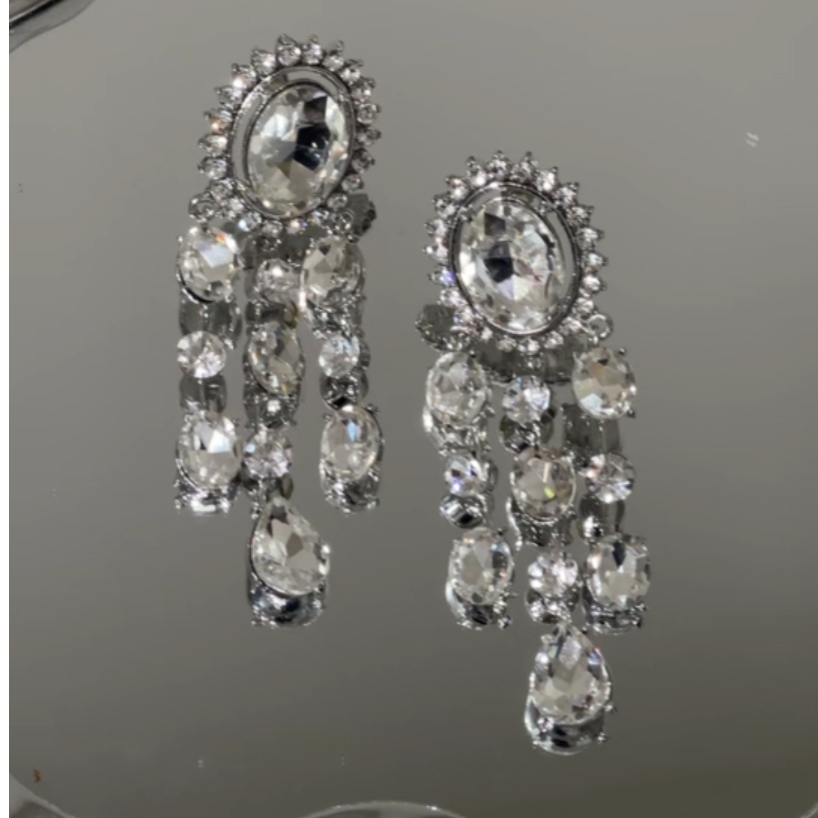 铜合金耳饰 3023轻奢新款垂坠水钻耳环新娘婚纱配饰气质婚庆首饰