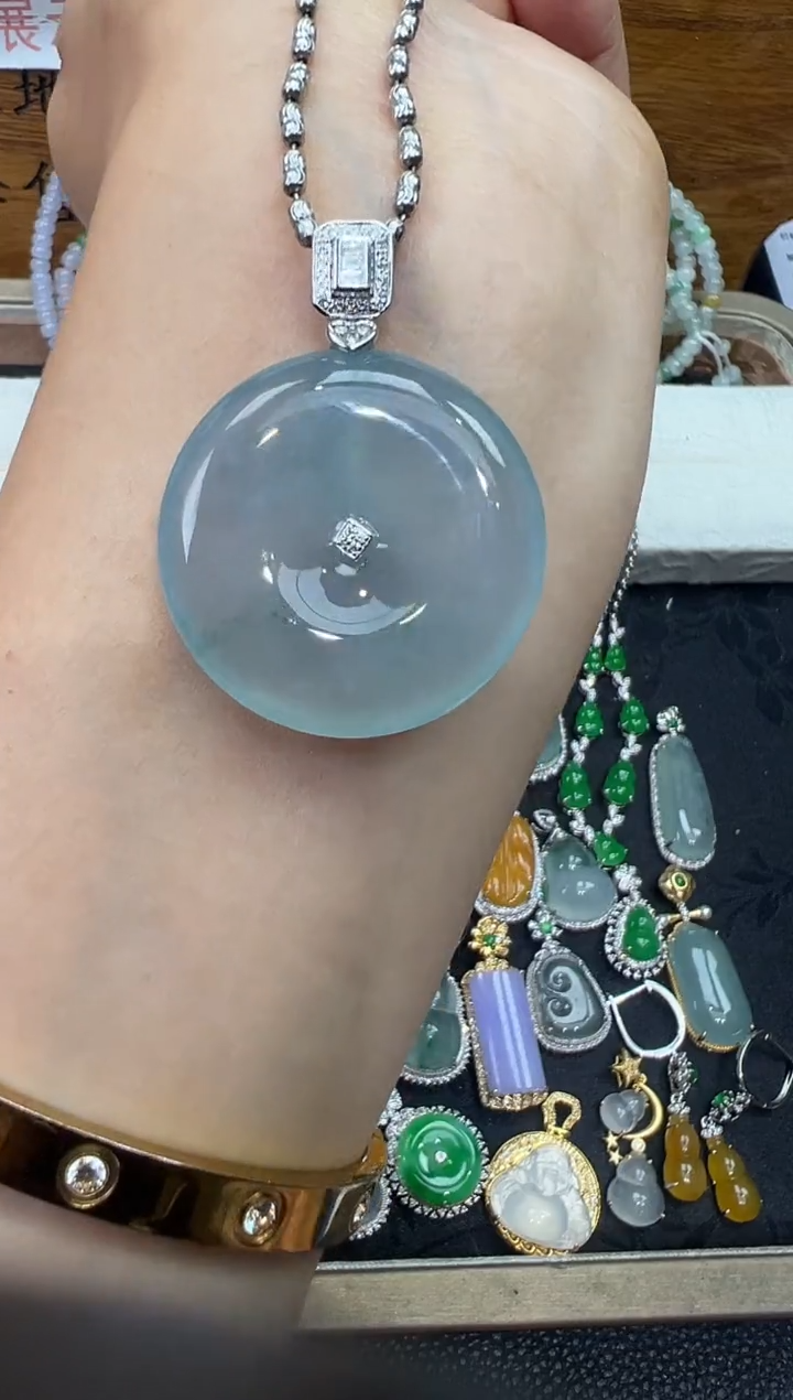 【闪购商品】翡翠吊坠(不含链)18K金镶嵌平安扣