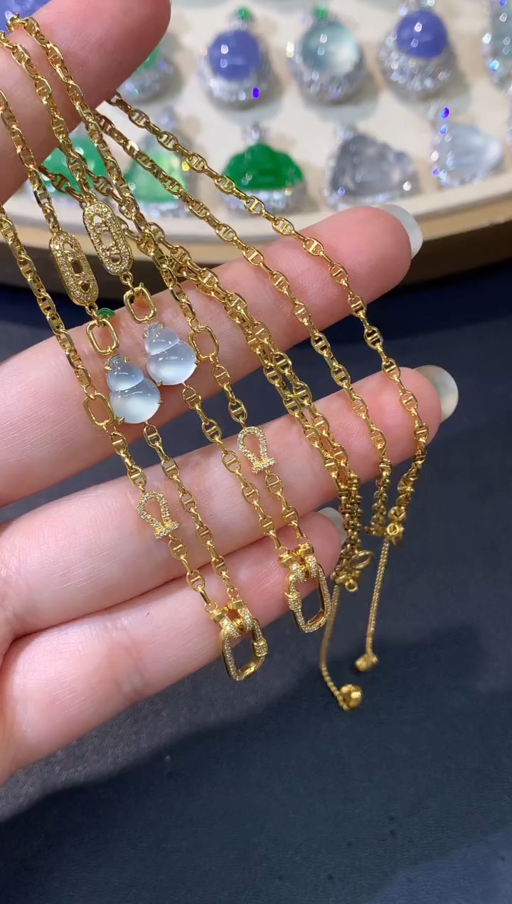 颈饰18K金镶嵌翡翠W82|多样性发其一|8800