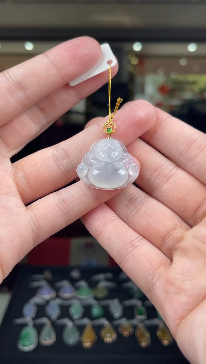 颈饰18K金镶嵌翡翠9号标签撕毁不退换