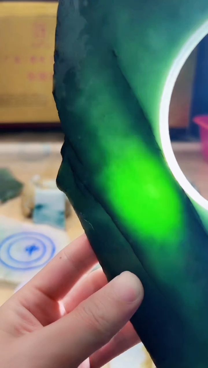 翡翠挂件未镶嵌A货张麦8595