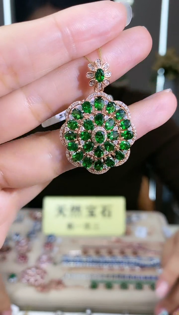 【闪购商品】石榴石（沙弗莱）颈饰银S925镶嵌颈饰