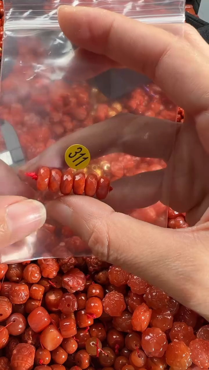 【闪购商品】南红玛瑙颈饰未镶嵌1