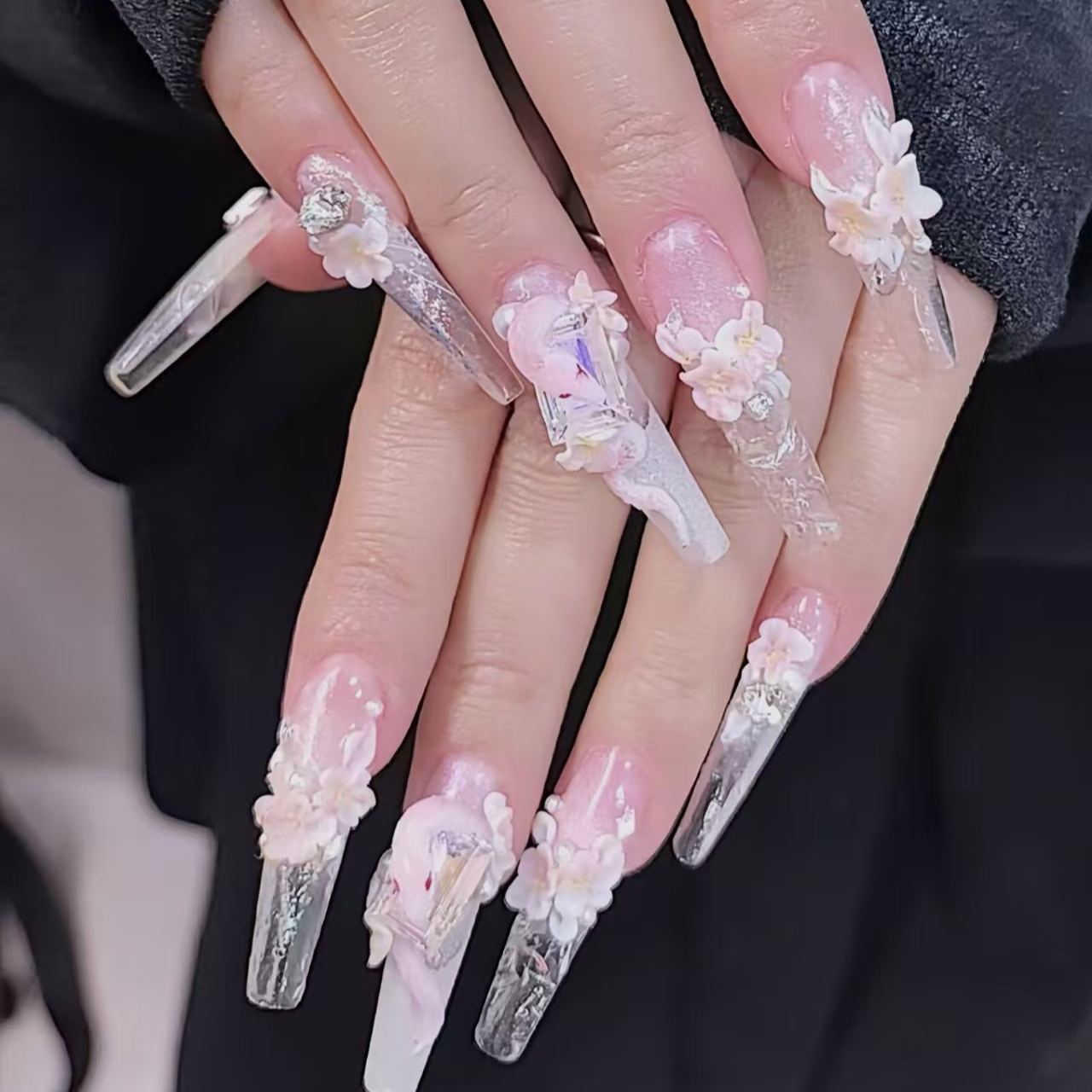 冰灵美出圈桃花碎冰冰六芊手工穿戴甲蛇雕美甲氛围感拉满高级感