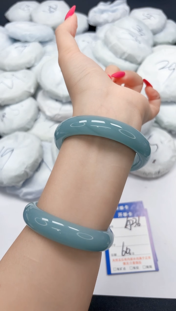 未镶嵌手镯石英质玉A236/62