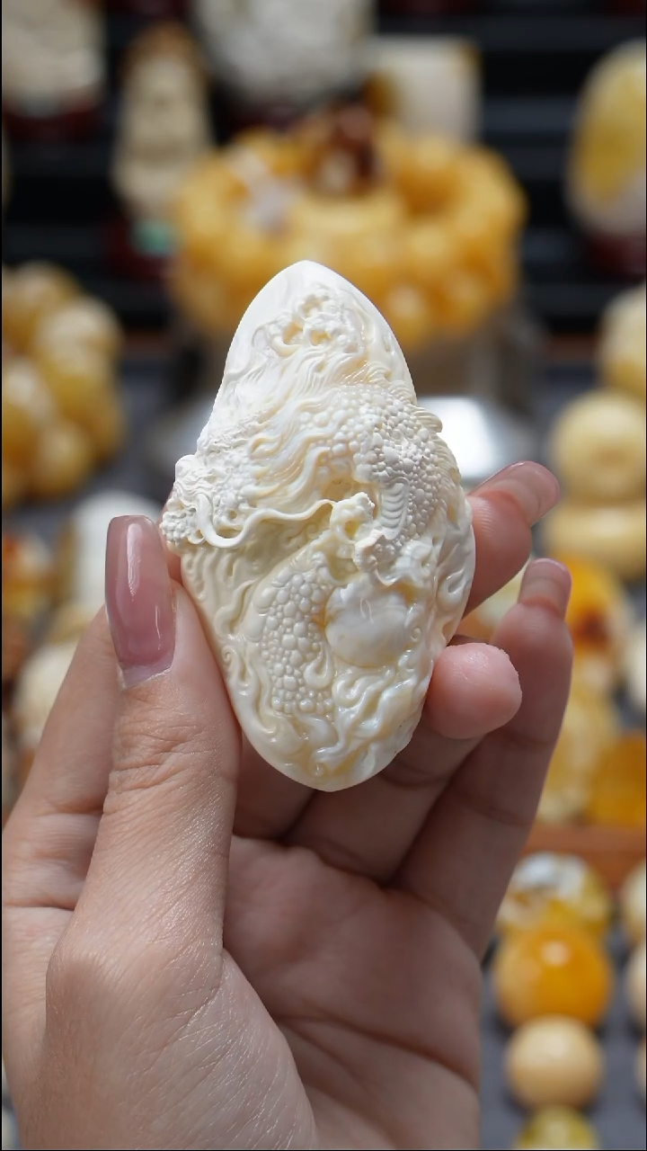 裸石琥珀未镶嵌原矿天然琥珀蜜蜡