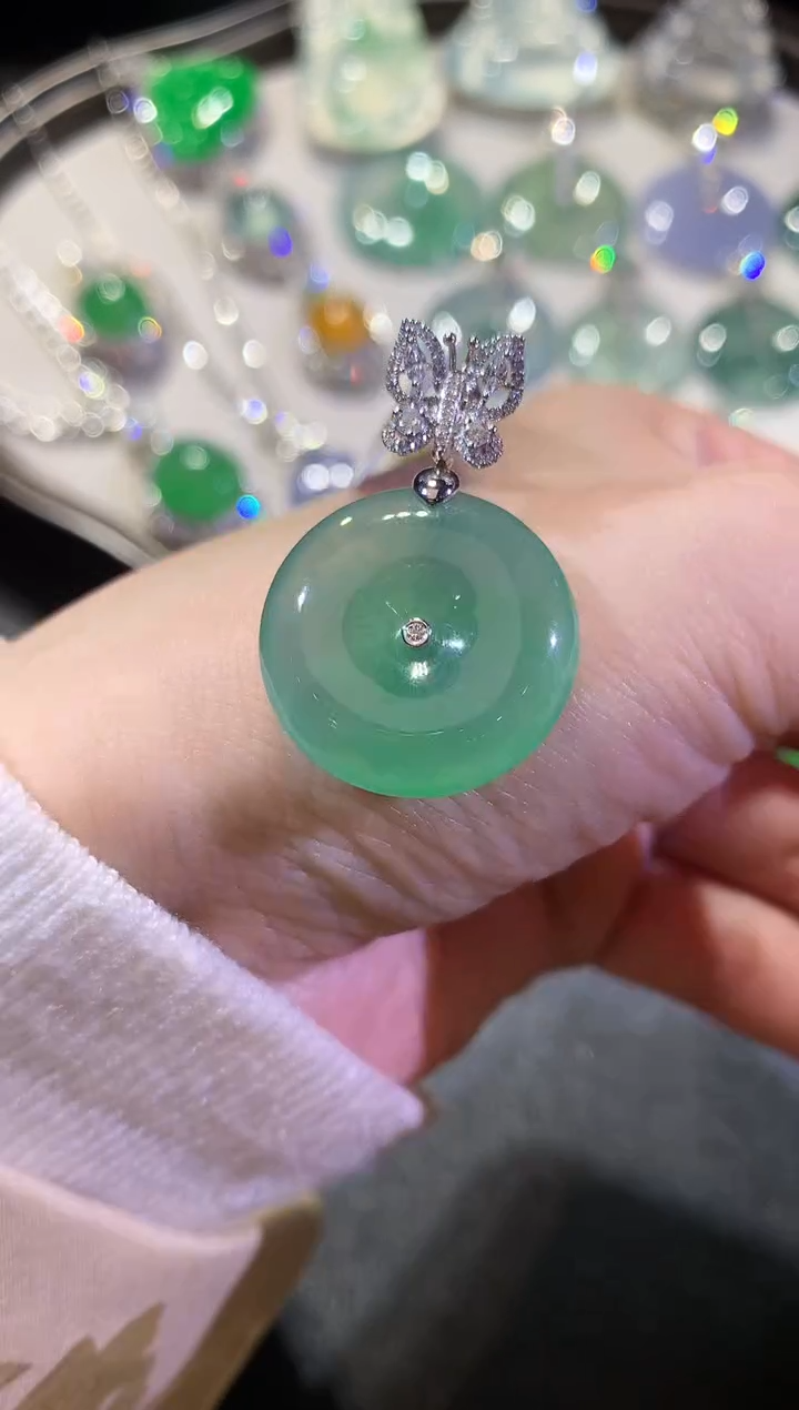 【闪购商品】翡翠吊坠(不含链)18K金镶嵌32无鉴赏多样性发货一件