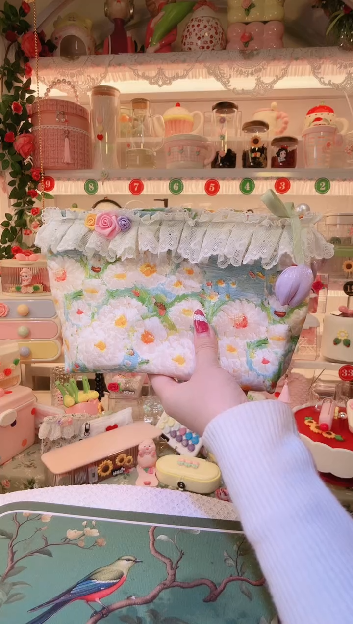 蕾丝油画化妆包——手工制作品质好！