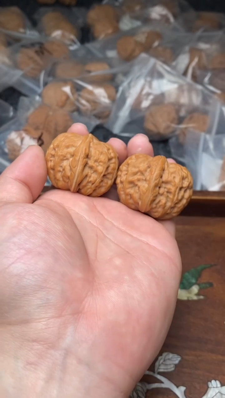 【闪购商品】文玩核桃把件G77号40尺元宝