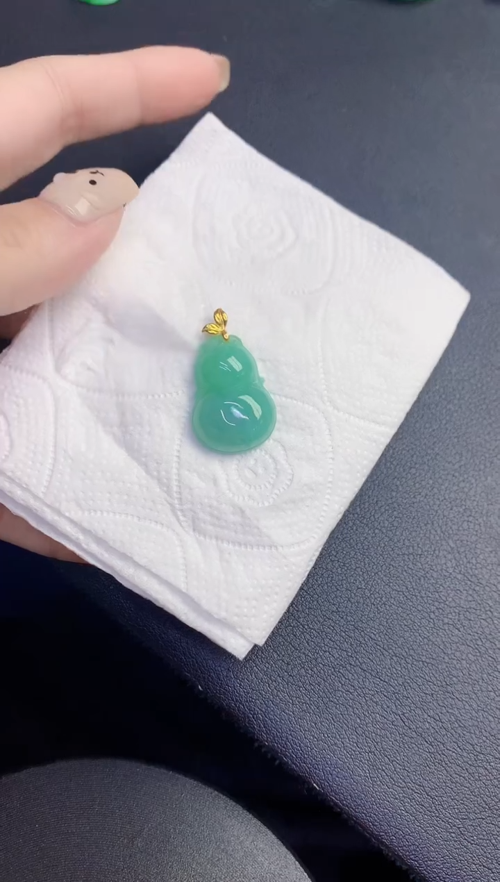 颈饰18K金镶嵌翡翠缅甸天然翡翠A货