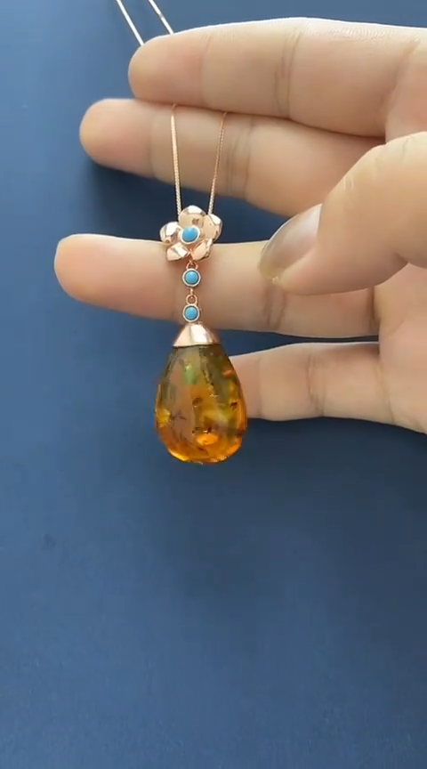 未镶嵌琥珀裸石吊坠