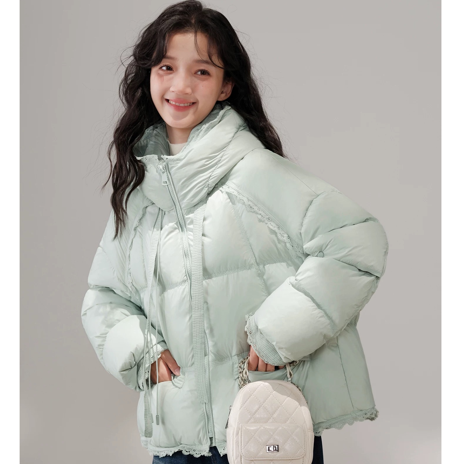 【商场品质】95白鸭绒 蕾丝拼接减龄连帽云感泡芙羽绒服 NMXY 211