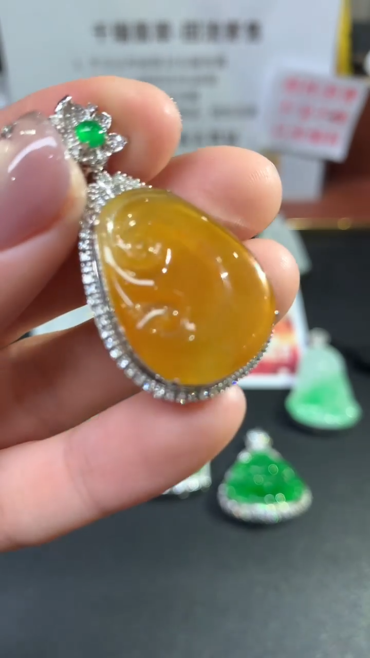 【闪购商品】翡翠吊坠(不含链)18K金镶嵌如意回流不退不换|12000+0