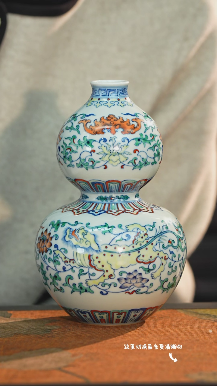 【闪购商品】馆藏级斗彩女将军—涂杏花大师