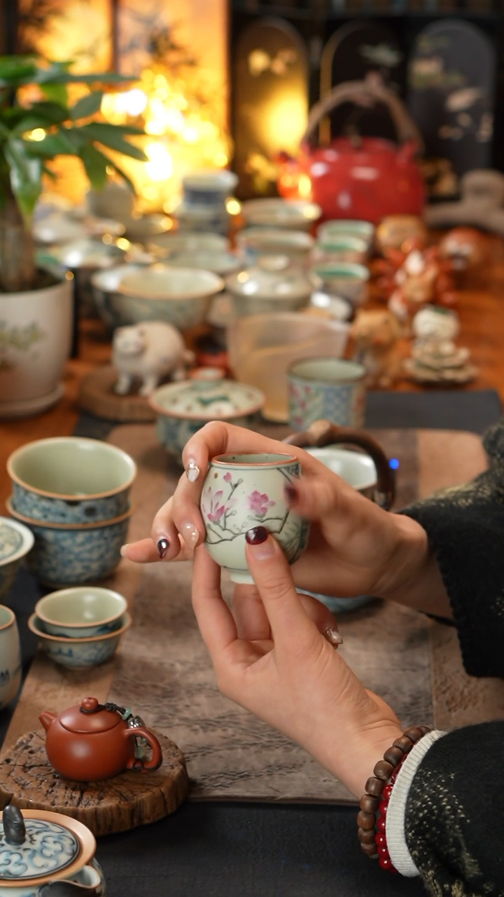 【闪购商品】素谷青花开窗玉兰腰鼓杯60cc