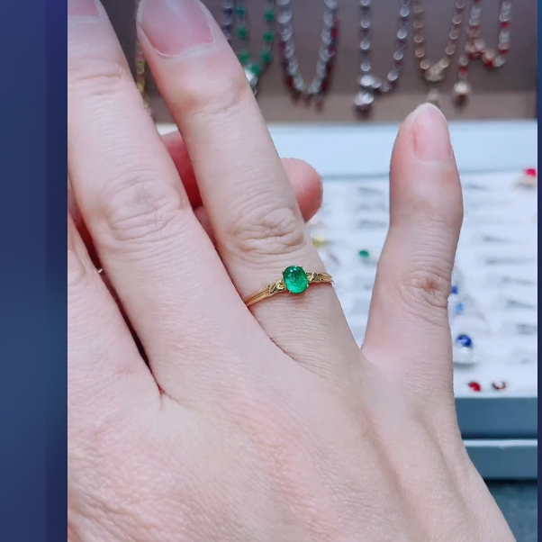 18k天然祖母绿戒指
