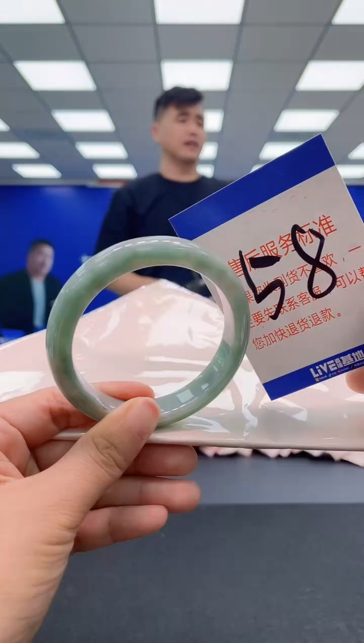 未镶嵌手镯翡翠AAAAAAAAA