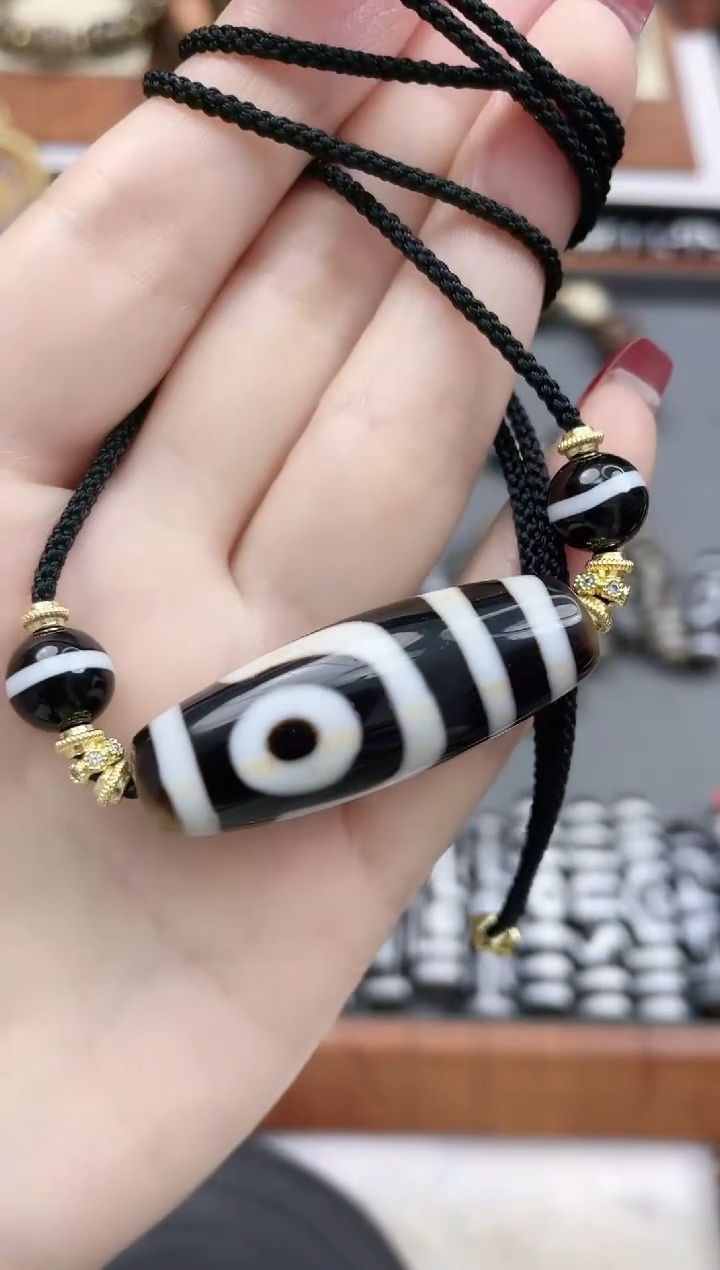 【闪购商品】玛瑙/玉髓珠珠未镶嵌行运黑白二眼