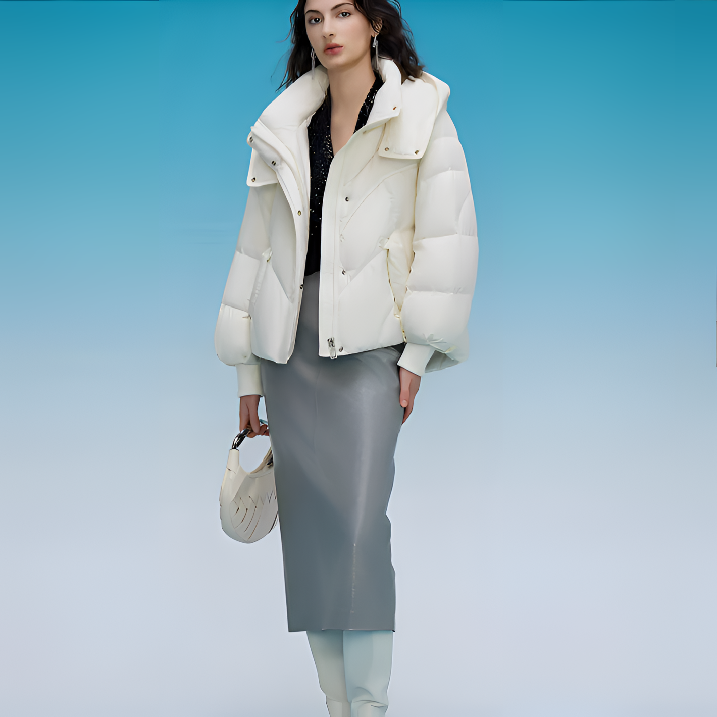 8118款休闲时尚短款百搭女士连帽宽松轻薄保暖冬季女款羽绒服简约