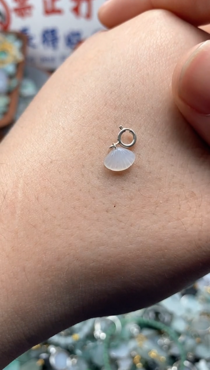 【闪购商品】翡翠颈饰未镶嵌哥哥