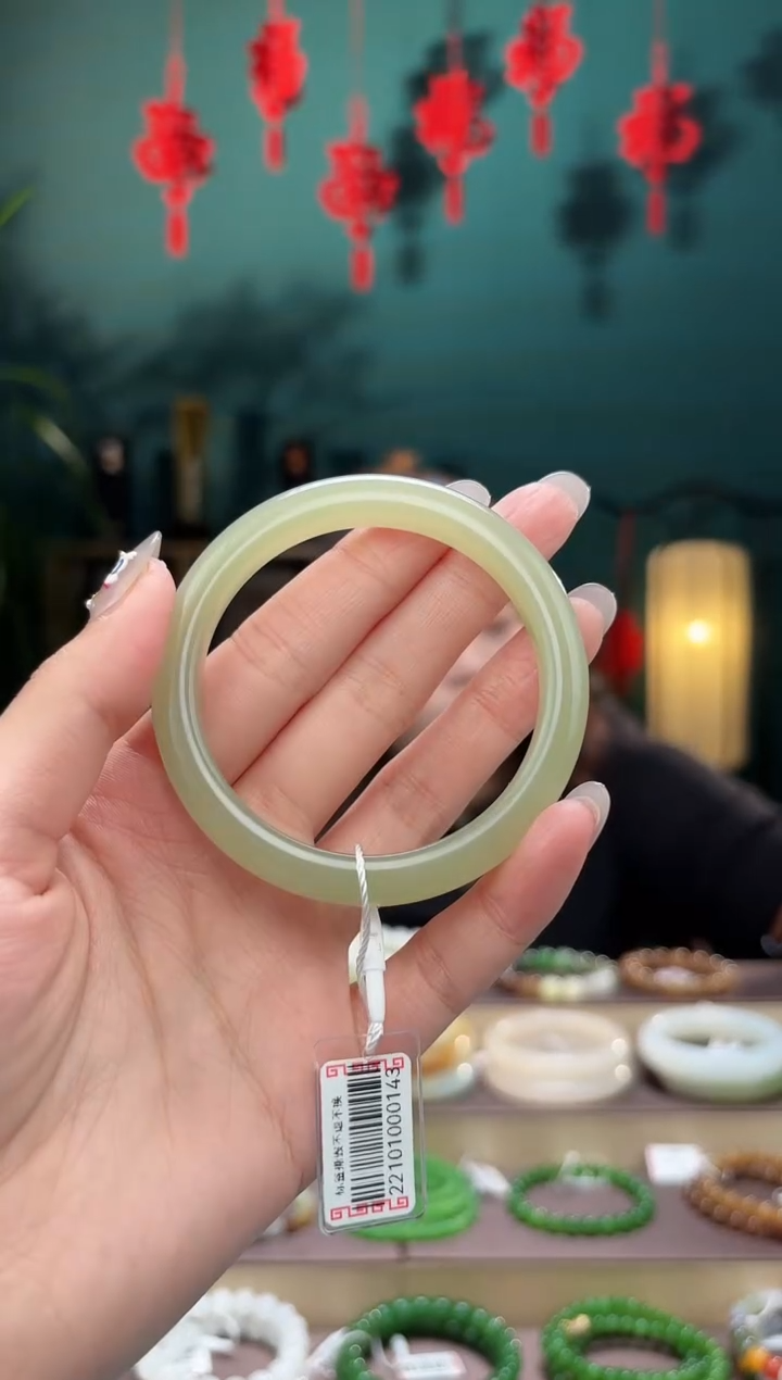 【闪购商品】和田玉手镯未镶嵌55+手镯
