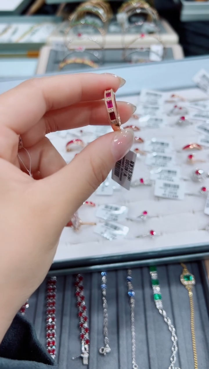 【闪购商品】红宝石戒指18K金镶嵌.