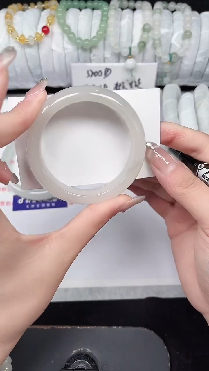 未镶嵌手镯石英质玉160-52/53