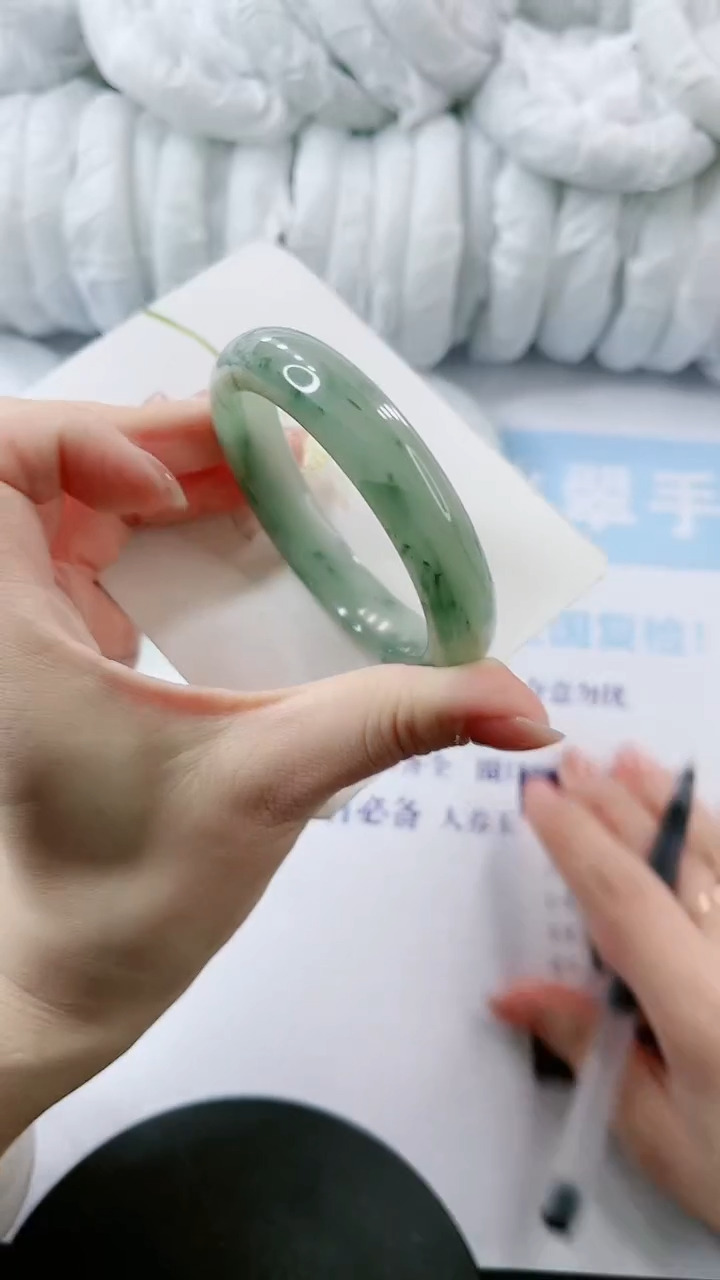 【闪购商品】石英质玉手镯未镶嵌多样性发货L174