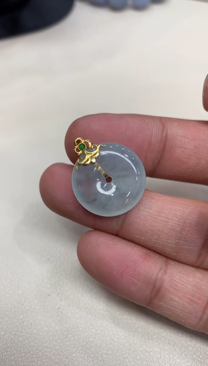 【闪购商品】翡翠吊坠(不含链)18K金镶嵌平安扣