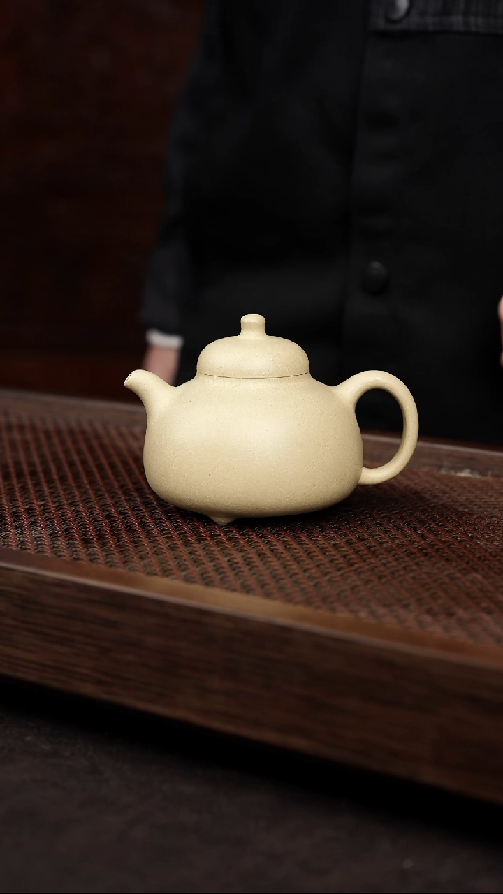 【闪购商品】紫砂茶壶本绿三足乳鼎