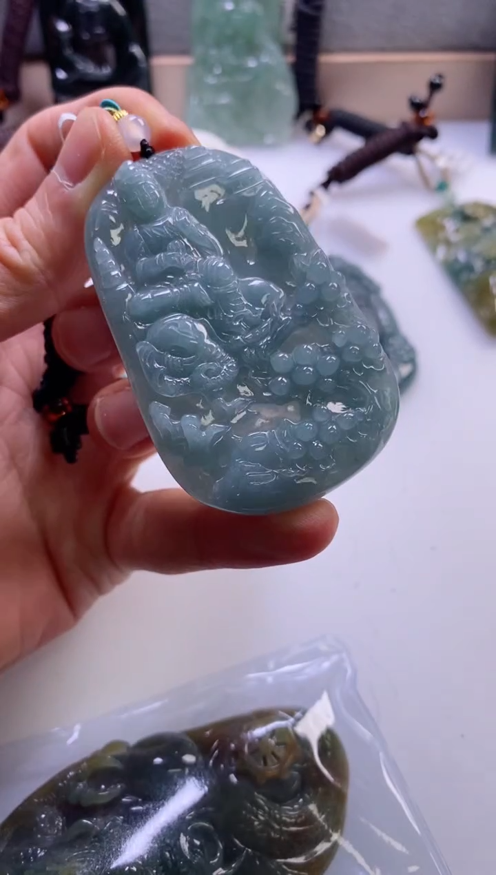 【闪购商品】翡翠挂件未镶嵌           