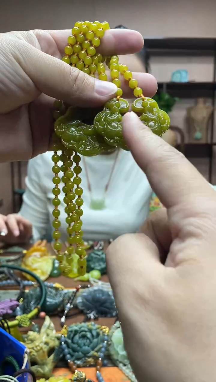 未镶嵌岫玉吊坠多样性发货发其中之一