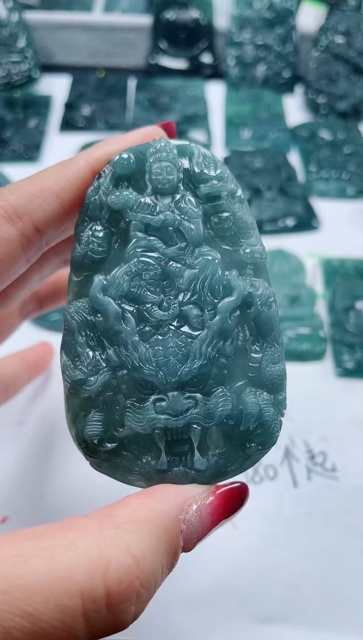 【闪购商品】翡翠颈饰未镶嵌            