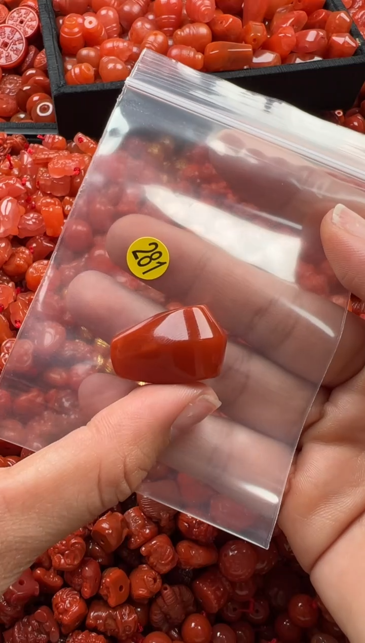 【闪购商品】南红玛瑙颈饰未镶嵌1