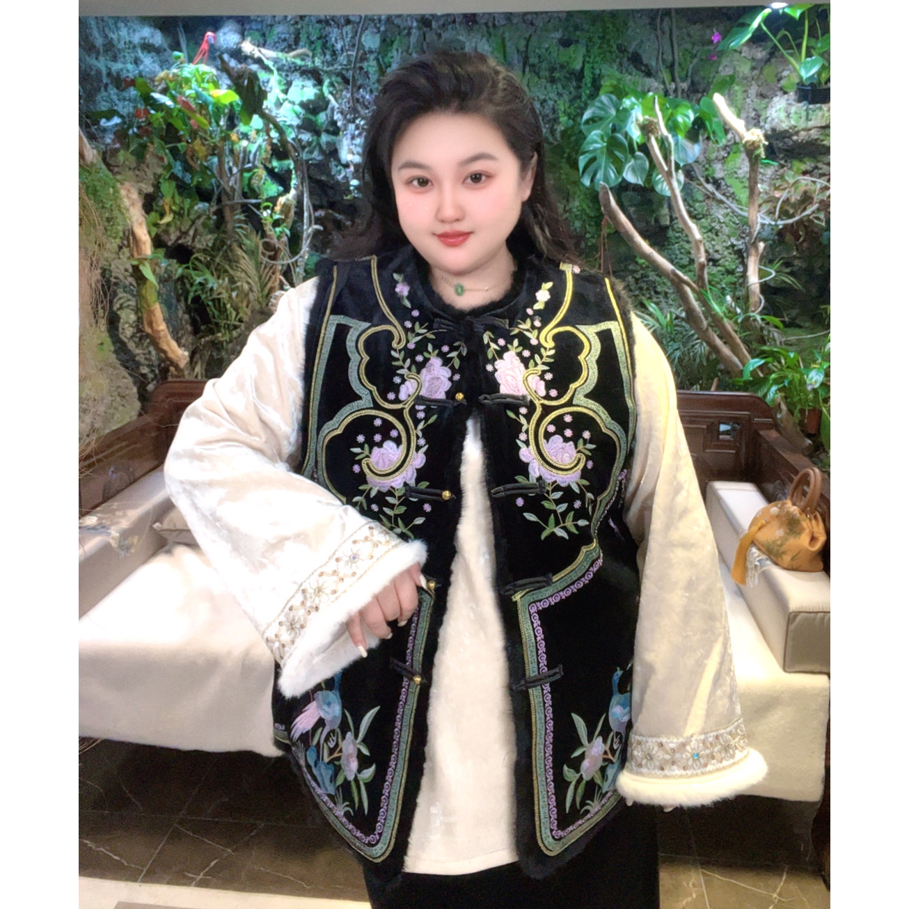 【甄胖·远黛】新中式大码女装冬季四方立绒拼貂毛重工刺绣加棉马甲
