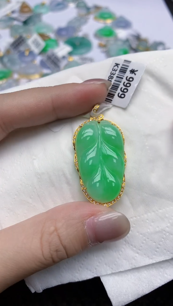 【闪购商品】翡翠颈饰18K金镶嵌天然翡翠A货