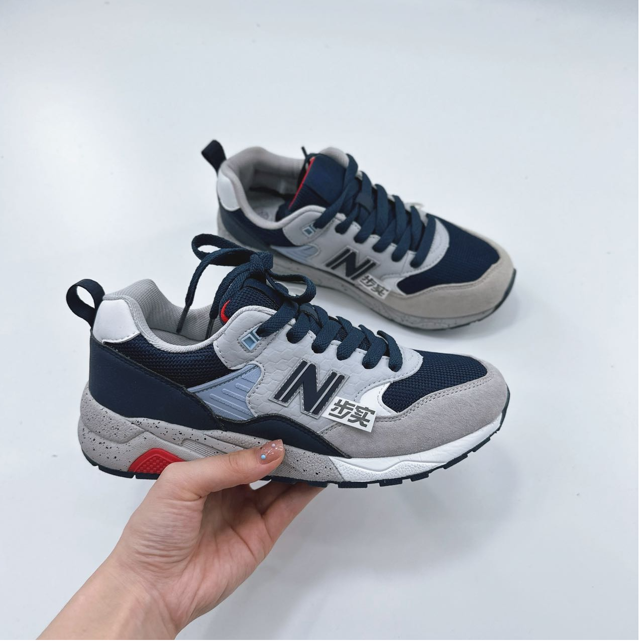 80009高端专享四季款舒适运动鞋浅麻灰/藏青（成人运动鞋）