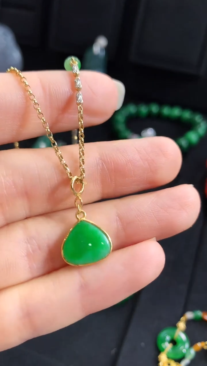 【闪购商品】翡翠吊坠(不含链)18K金镶嵌吊坠