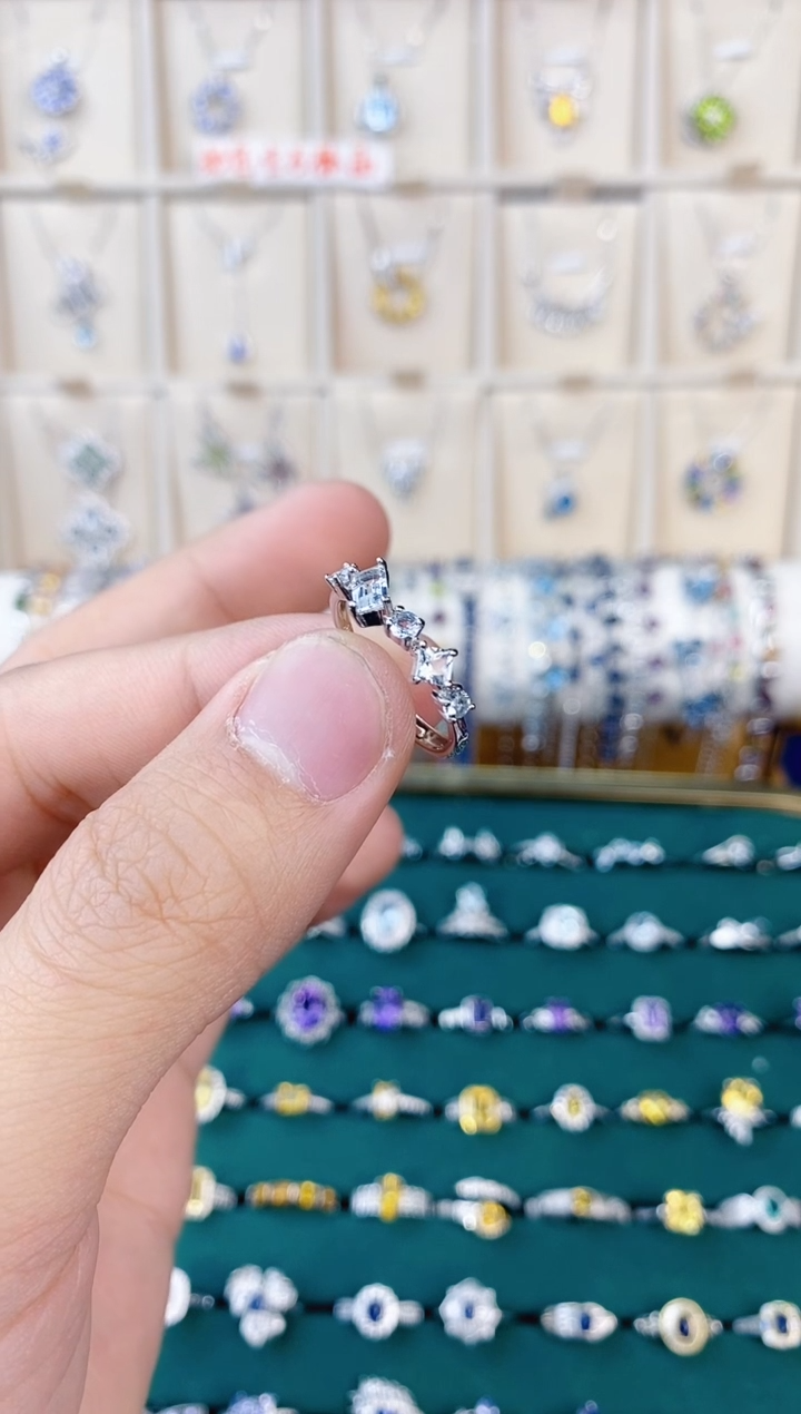 【闪购商品】海蓝宝石戒指银S925镶嵌带证书