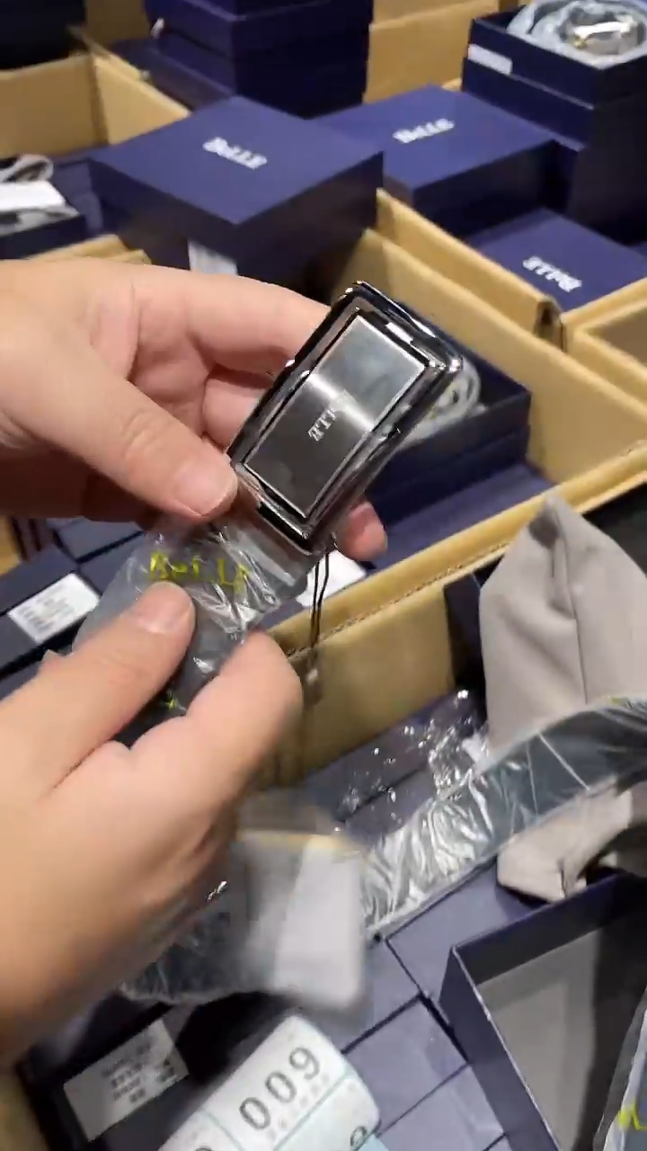 鸵鸟皮（革）598品牌男包清货中（不要卡单，理性消费）/长度115