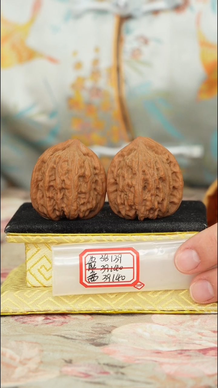 【闪购商品】文玩核桃把件赤龙鸡心