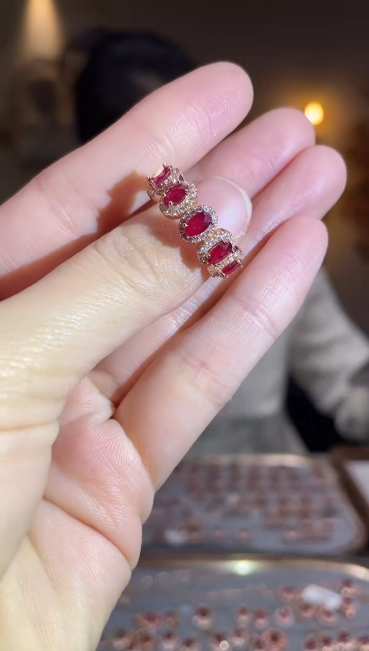 银S925镶嵌手饰红宝石手饰