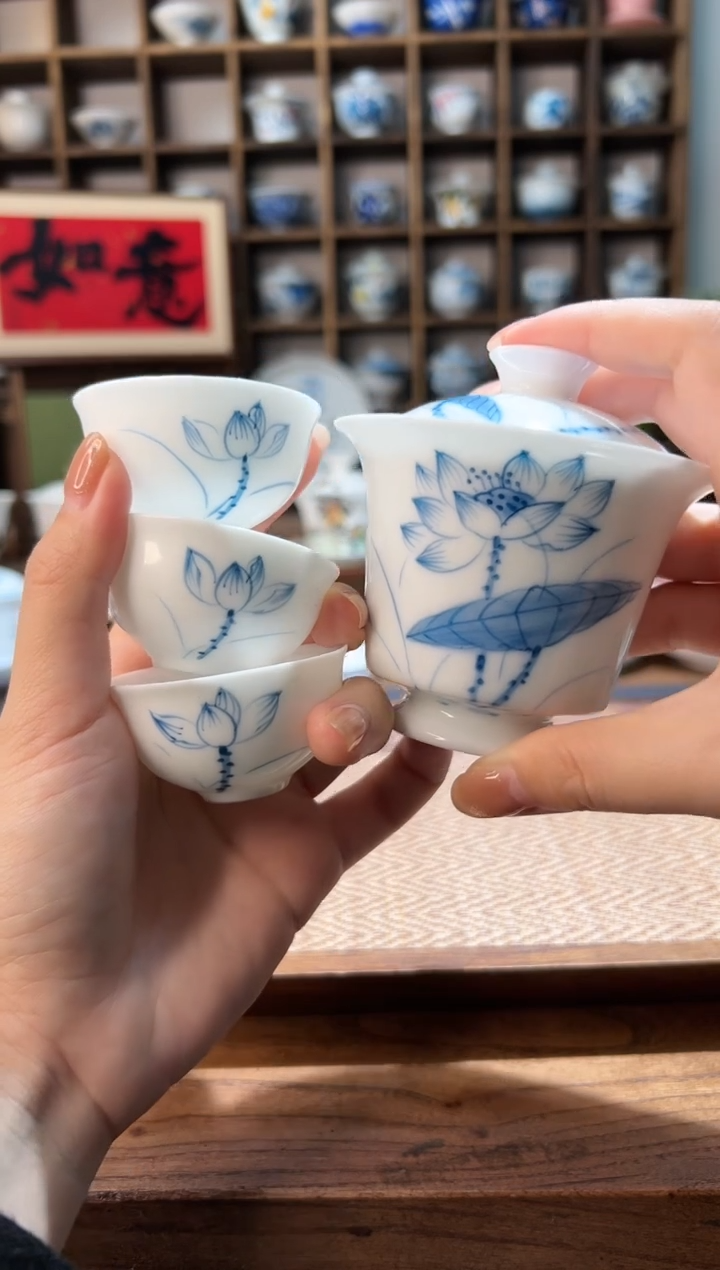【闪购商品】手绘荷花高足盖碗+送3个客杯