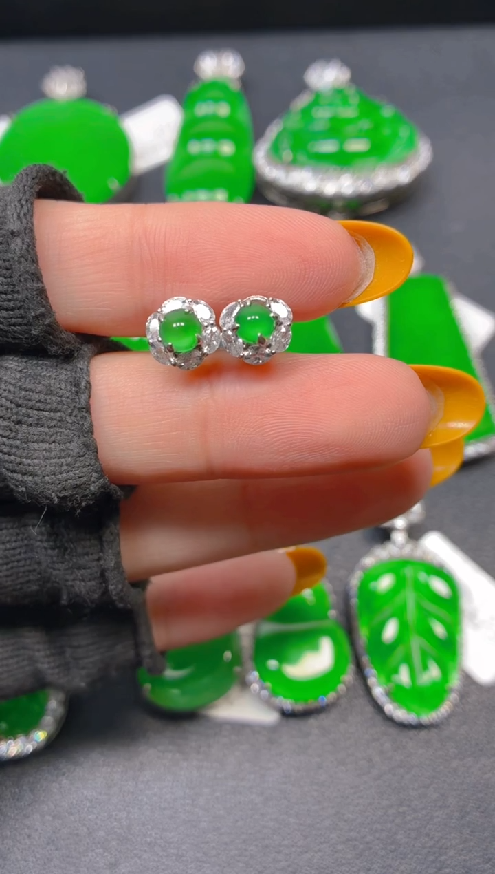 银S925镶嵌翡翠耳饰1