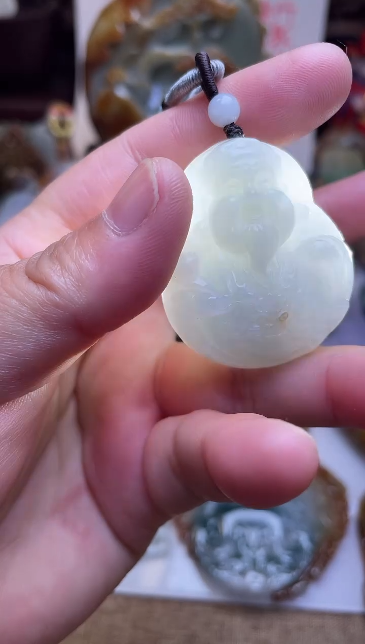 颈饰未镶嵌翡翠财神